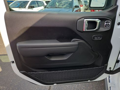 New 2026 Jeep Wrangler Unlimited Rubicon image 5