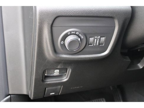 New 2025 Jeep Grand Cherokee L Altitude image 10