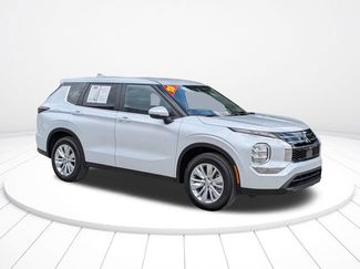 Used 2025 Mitsubishi Outlander ES FWD video 2