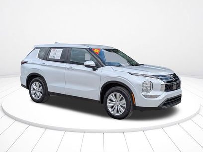 Used 2025 Mitsubishi Outlander ES