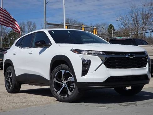 New 2026 Chevrolet Trax RS image 2