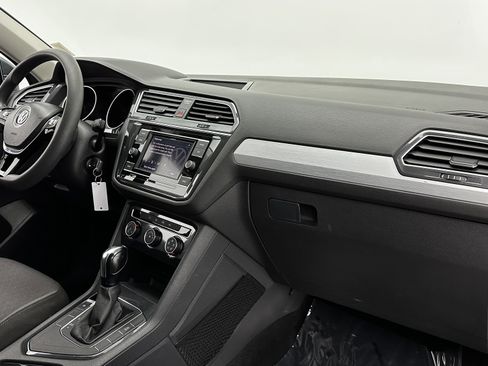 Used 2020 Volkswagen Tiguan S image 31