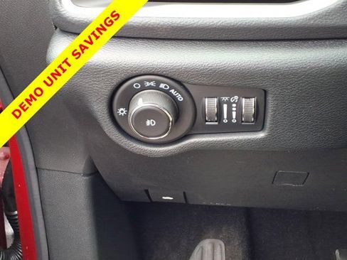 New 2026 Chrysler Pacifica Select FWD image 15