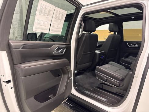 Used 2023 Chevrolet Suburban RST w/ Luxury Package AWD/4WD image 30