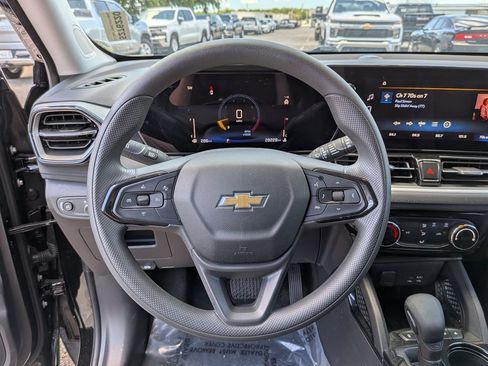 Used 2024 Chevrolet TrailBlazer LT w/ Driver Confidence Package FWD image 14