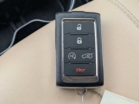 Certified 2022 Jeep Grand Cherokee Limited AWD/4WD image 34