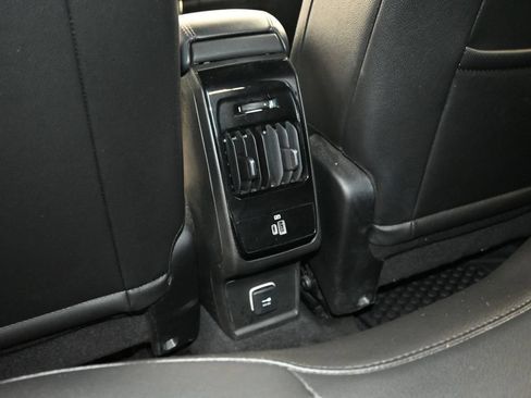 Used 2025 Jeep Compass Trailhawk w/ Trailhawk Convenience Group AWD/4WD image 17