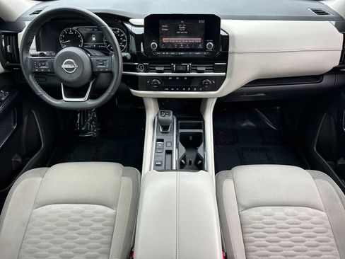Used 2022 Nissan Pathfinder SV FWD image 12