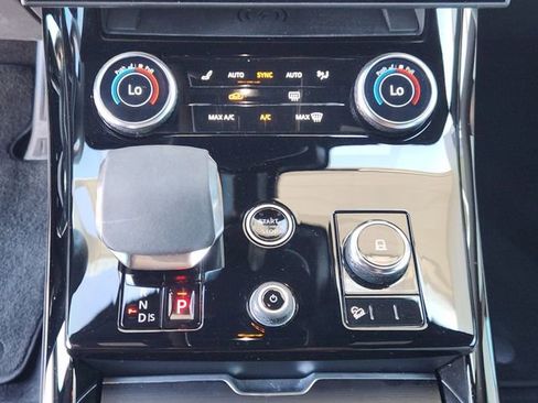 Used 2023 Land Rover Range Rover Sport SE Dynamic image 17