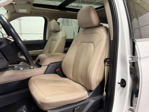 Certified 2024 Ford Expedition Limited image 9