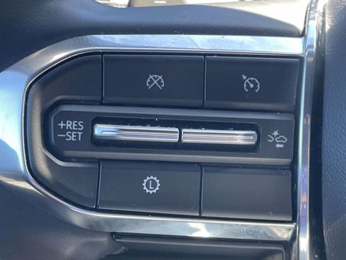 Used 2024 GMC Acadia Elevation image 20