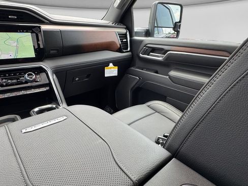 New 2026 GMC Sierra 3500 Denali w/ Denali Reserve Package AWD/4WD image 18