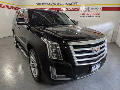 Used 2016 Cadillac Escalade Luxury image 1