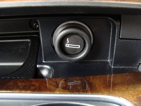 Used 2015 BMW 740Li image 25