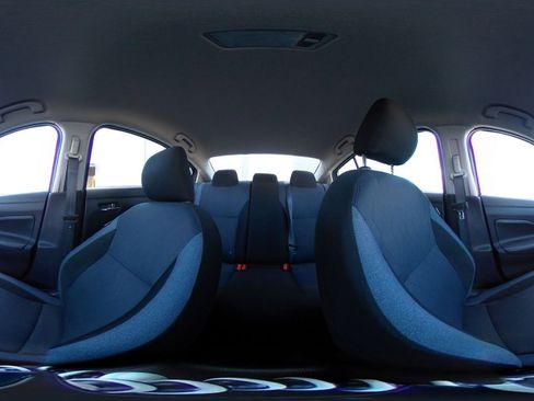 Used 2025 Nissan Versa SV image 38