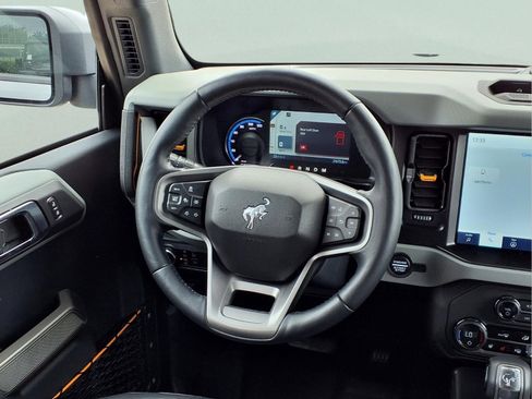 Used 2023 Ford Bronco Badlands AWD/4WD image 13