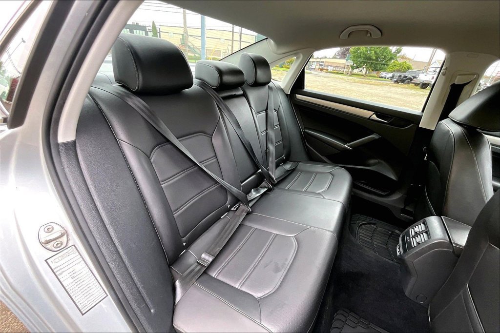 Used 2020 Volkswagen Passat 2.0T SE FWD image 20