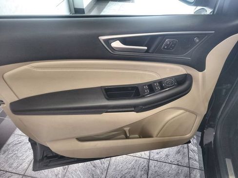 Used 2019 Ford Edge Titanium w/ Equipment Group 301A AWD/4WD image 13