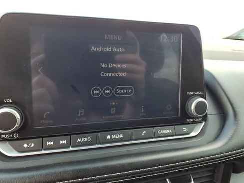 Used 2023 Nissan Rogue S image 12