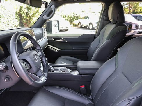 Used 2025 Lexus GX 550 AWD/4WD image 19