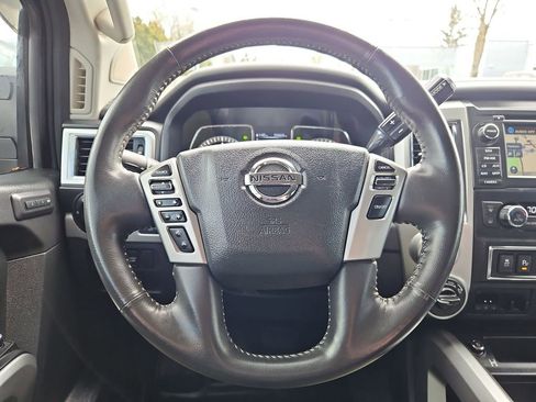 Used 2018 Nissan Titan PRO-4X w/ Pro-4x Convenience Package image 20