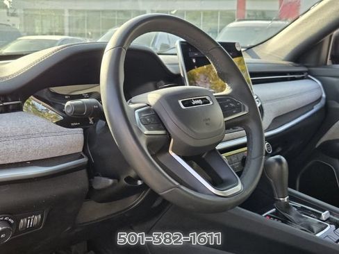 Used 2024 Jeep Compass Latitude AWD/4WD image 10