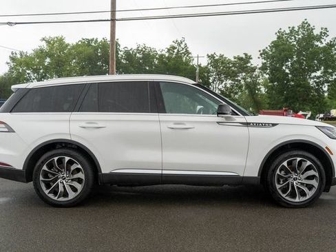 Used 2025 Lincoln Aviator Reserve w/ Illumination Package AWD/4WD image 5