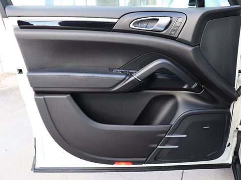 Used 2018 Porsche Cayenne Platinum Edition image 50