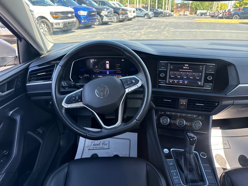 Used 2024 Volkswagen Jetta SE FWD image 18