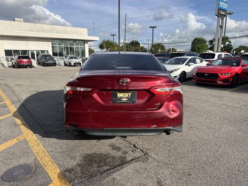 Used 2018 Toyota Camry LE FWD image 7