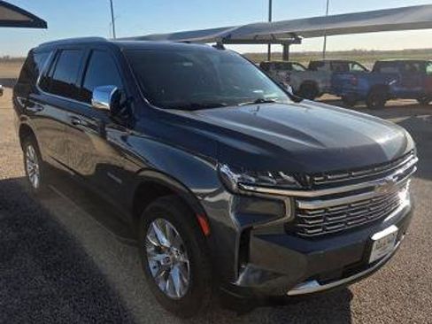 Used 2021 Chevrolet Tahoe Premier w/ Premium Package image 3