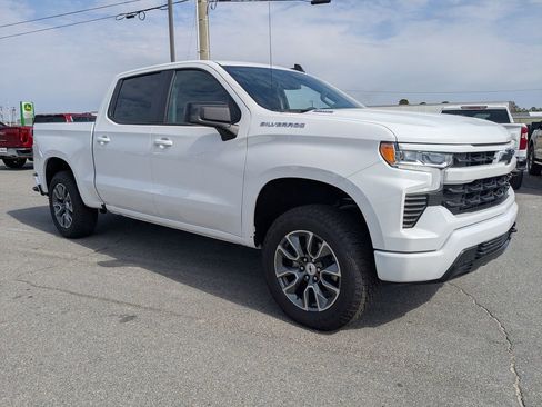 Used 2025 Chevrolet Silverado 1500 RST w/ Convenience Package II image 2