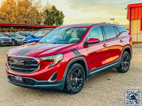 Used 2019 GMC Terrain SLE w/ LPO, Floor Liner Package image 4