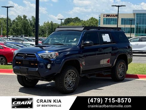 Used 2020 Toyota 4Runner Venture w/ Moonroof Package AWD/4WD image 3