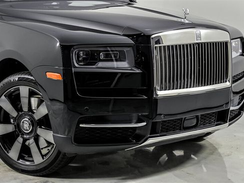 Used 2020 Rolls-Royce Cullinan AWD/4WD image 3