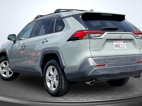 Used 2020 Toyota RAV4 XLE w/ All Weather Liner Package FWD image 2