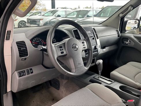 Used 2012 Nissan Frontier SV w/ SV Premium Utility Pkg image 16