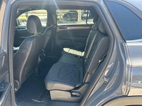 Used 2024 Volkswagen Atlas Cross Sport SE w/ Black Wheel Package FWD image 6