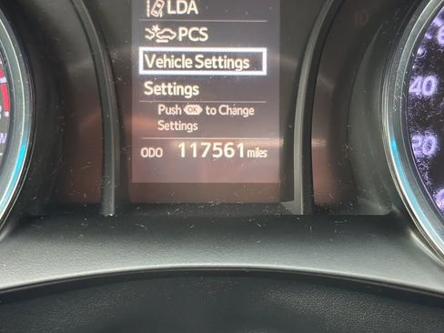 Used 2019 Toyota Camry SE FWD image 17