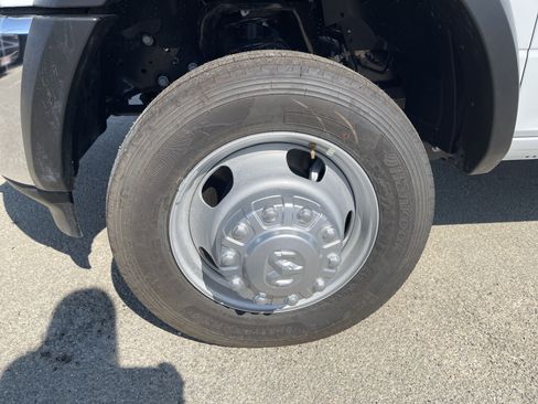 New 2026 RAM 5500 Tradesman w/ Chrome Appearance Group image 11