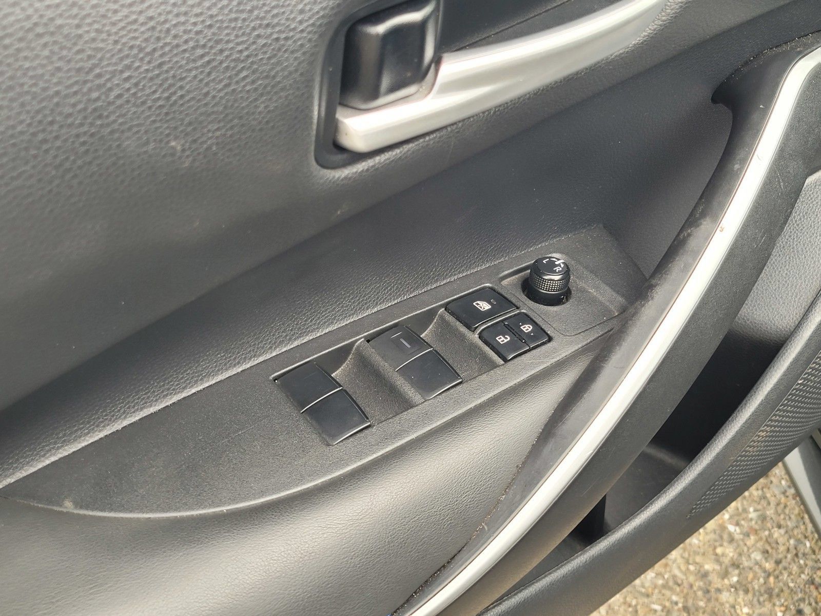 Used 2022 Toyota Corolla SE FWD image 18