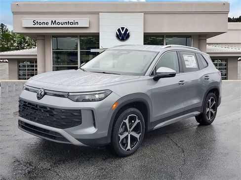 New 2025 Volkswagen Tiguan SE image 1