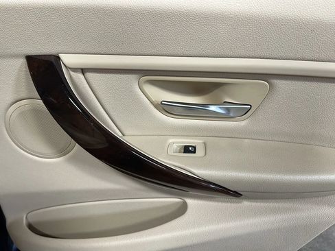 Used 2015 BMW 320i xDrive Sedan image 15