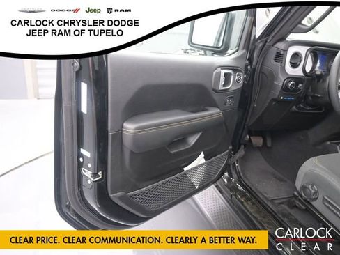 Used 2025 Jeep Wrangler Sahara AWD/4WD image 11