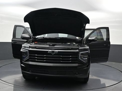 Used 2025 Chevrolet Suburban RST w/ Comfort Package RWD image 38