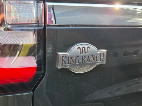 Used 2022 Ford Expedition King Ranch RWD image 4