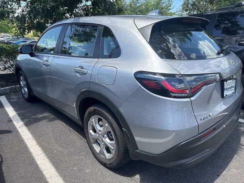 Used 2023 Honda HR-V LX image 6