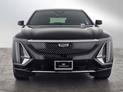 Used 2025 Cadillac Lyriq Luxury w/ LPO, Floor Liner Package image 8