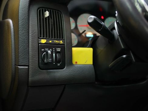 Used 2005 Dodge Ram 1500 Truck SLT w/ Rumblebee Group image 42