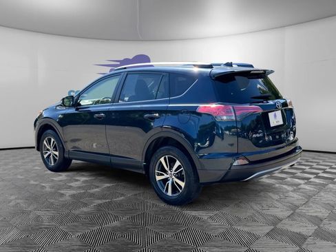 Used 2018 Toyota RAV4 XLE AWD/4WD image 3